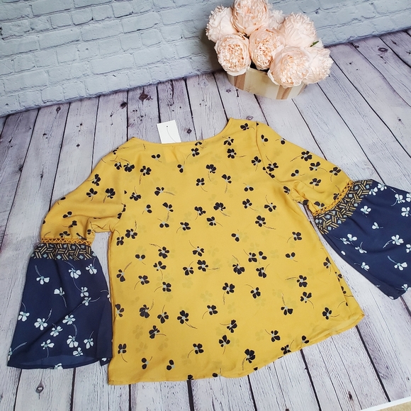 Sienna Sky Yellow and Navy Blue Floral Bell Sleeve Top Size XS - Picture 4 of 7